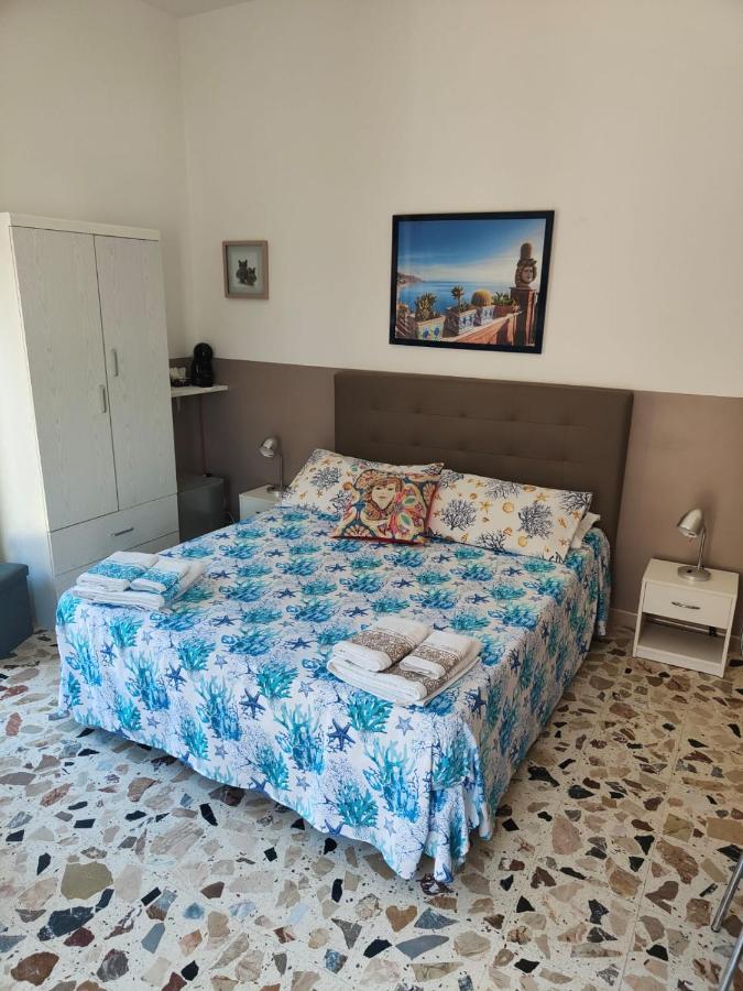 I Mori In Campidoglio Affitta Camere SantʼAgata di Militello Exteriör bild