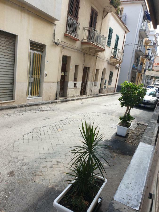 I Mori In Campidoglio Affitta Camere SantʼAgata di Militello Exteriör bild