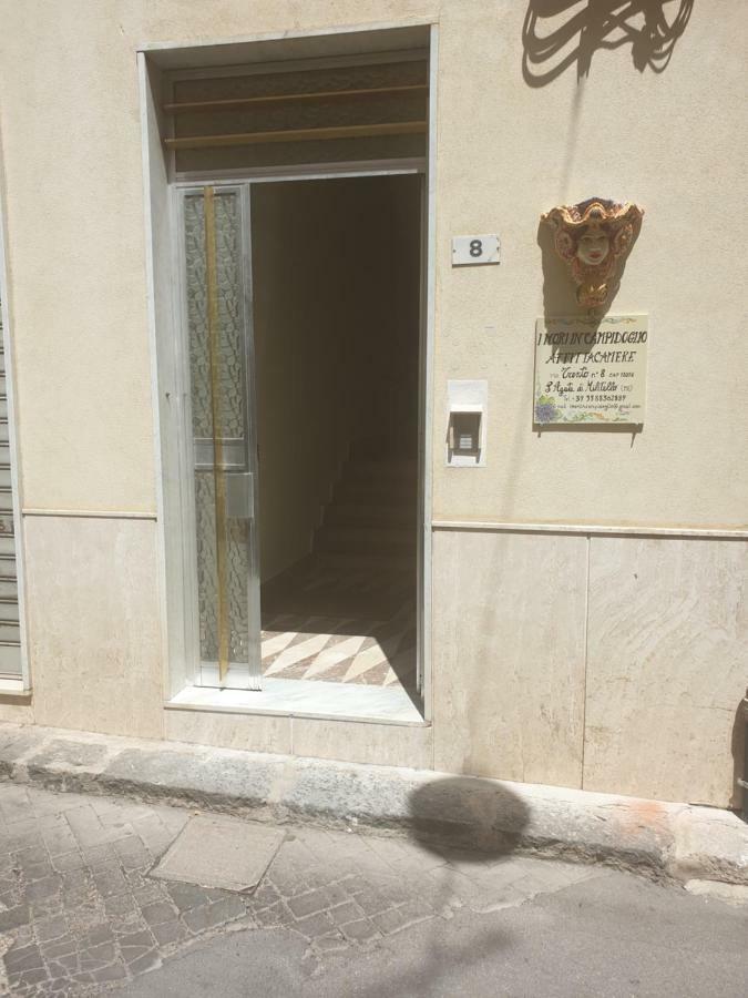 I Mori In Campidoglio Affitta Camere SantʼAgata di Militello Exteriör bild